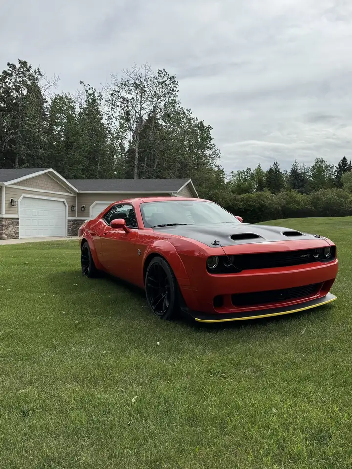 Dodge Challenger снимка Dodge Challenger