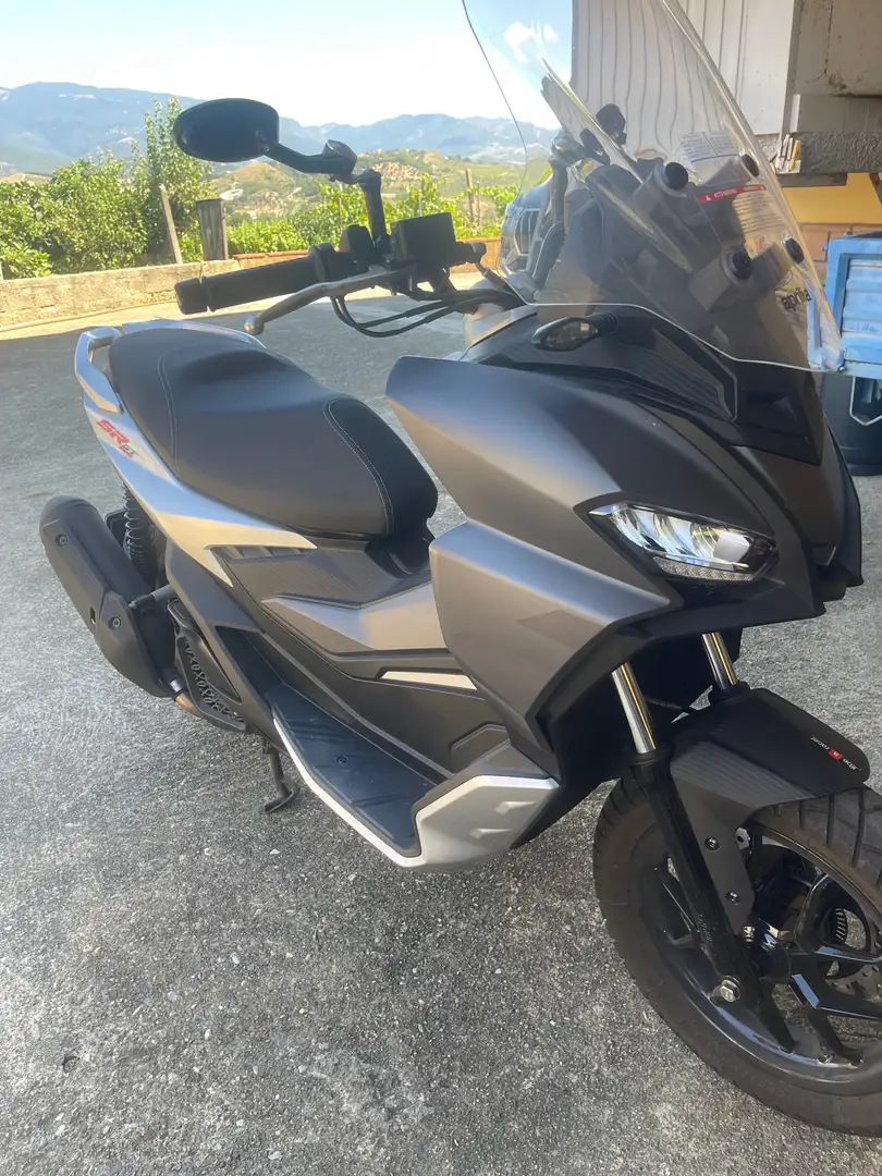 Aprilia SR GT 200 Nero - 1