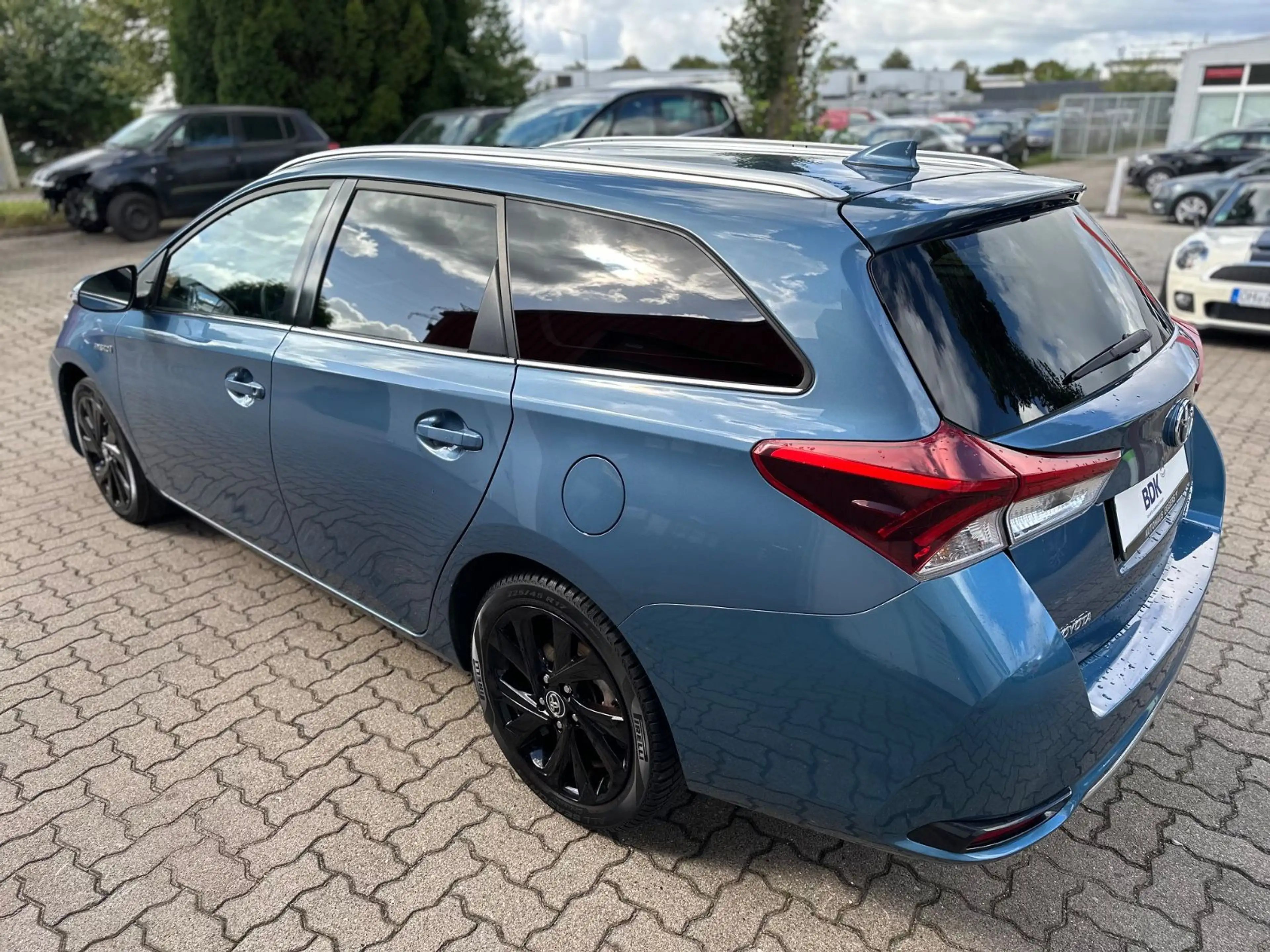 Toyota Auris Touring Sports Hybrid Design Edition/SHZ — photo 7