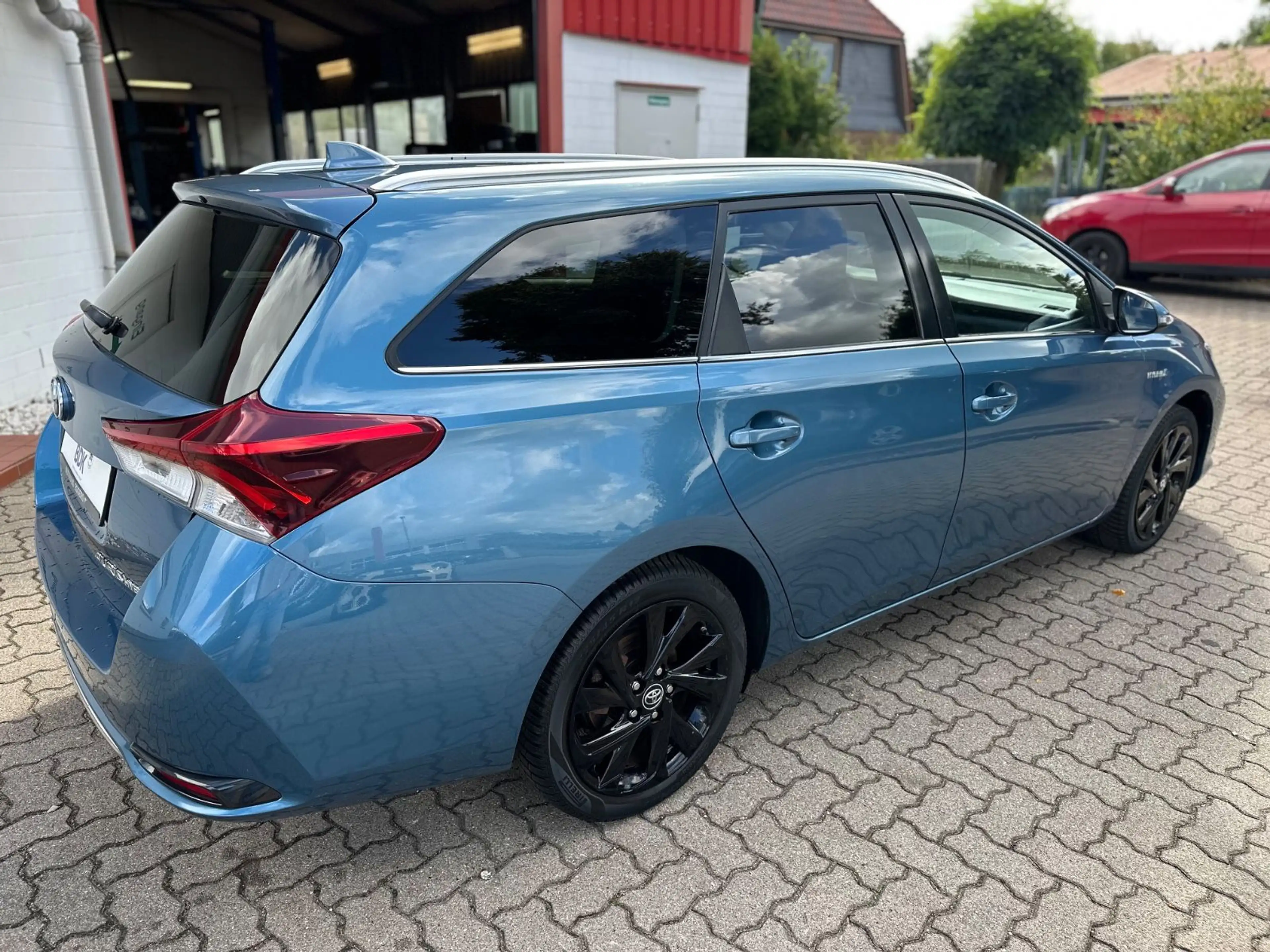 Toyota Auris Touring Sports Hybrid Design Edition/SHZ — photo 5