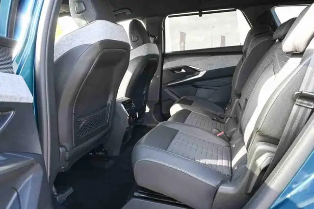 Peugeot 5008 view 12