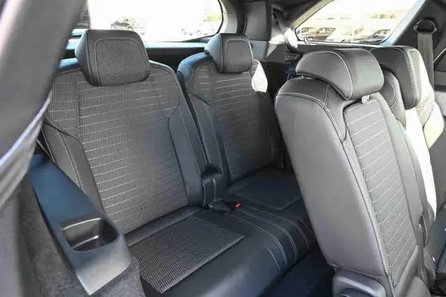 Peugeot 5008 view 13