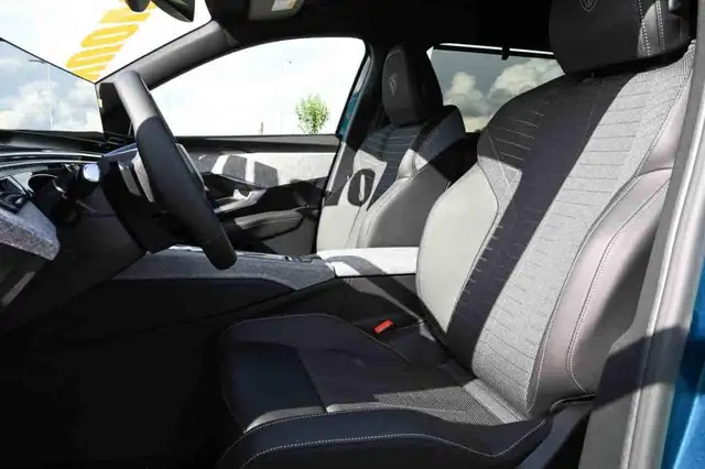 Peugeot 5008 view 11
