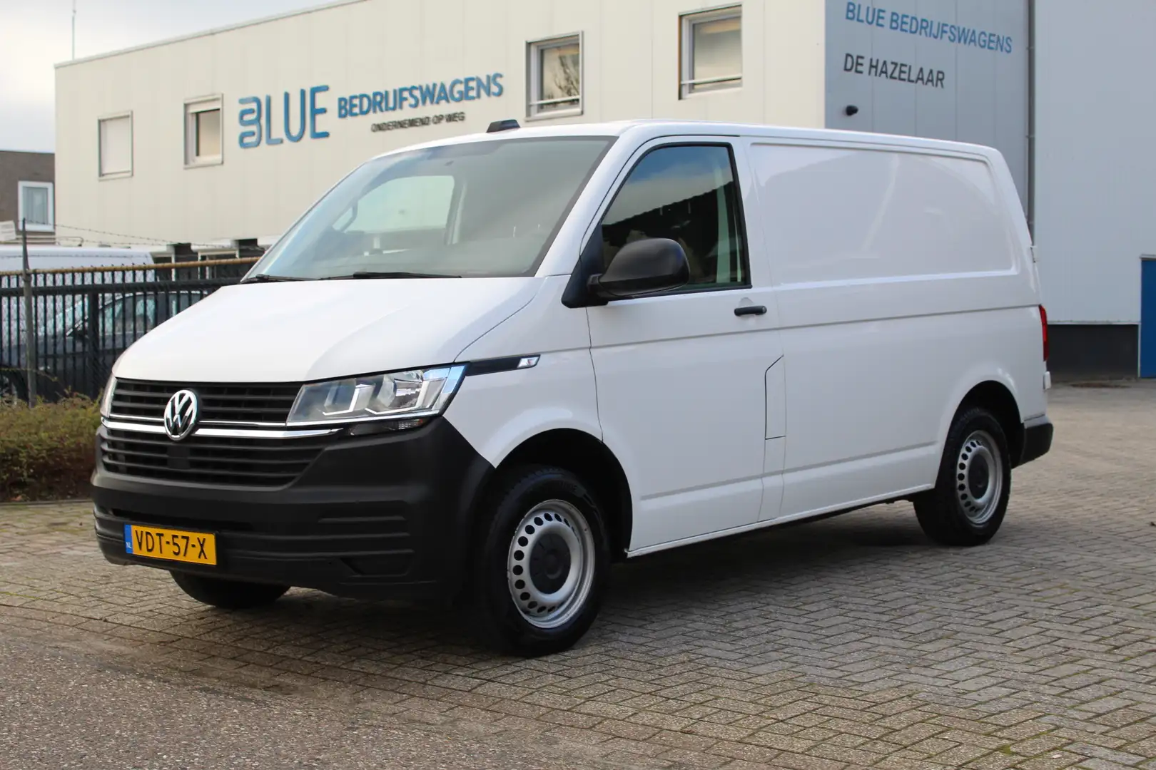 Volkswagen T6.1 Transporter 2.0 TDI 110PK Euro6 L1 ✓ 3-zits ✓ Apple Carplay / Weiß - 1