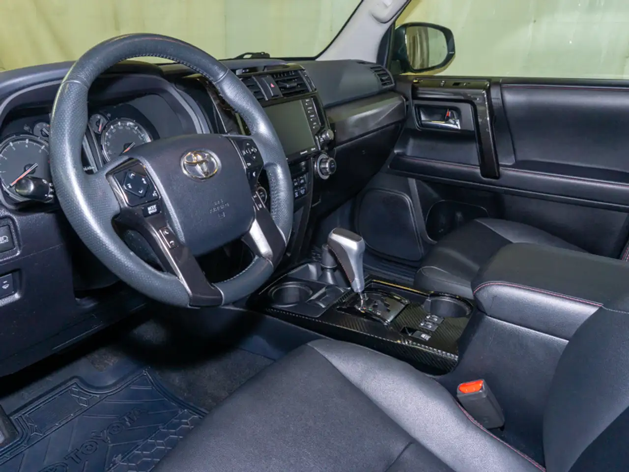 Toyota 4-Runner снимка Toyota 4-Runner