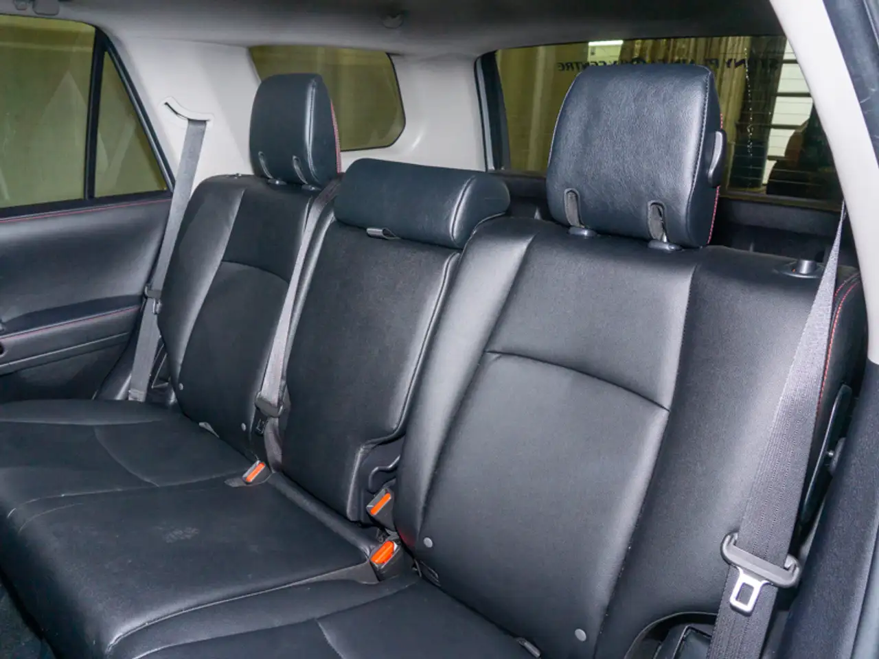 Toyota 4-Runner снимка Toyota 4-Runner