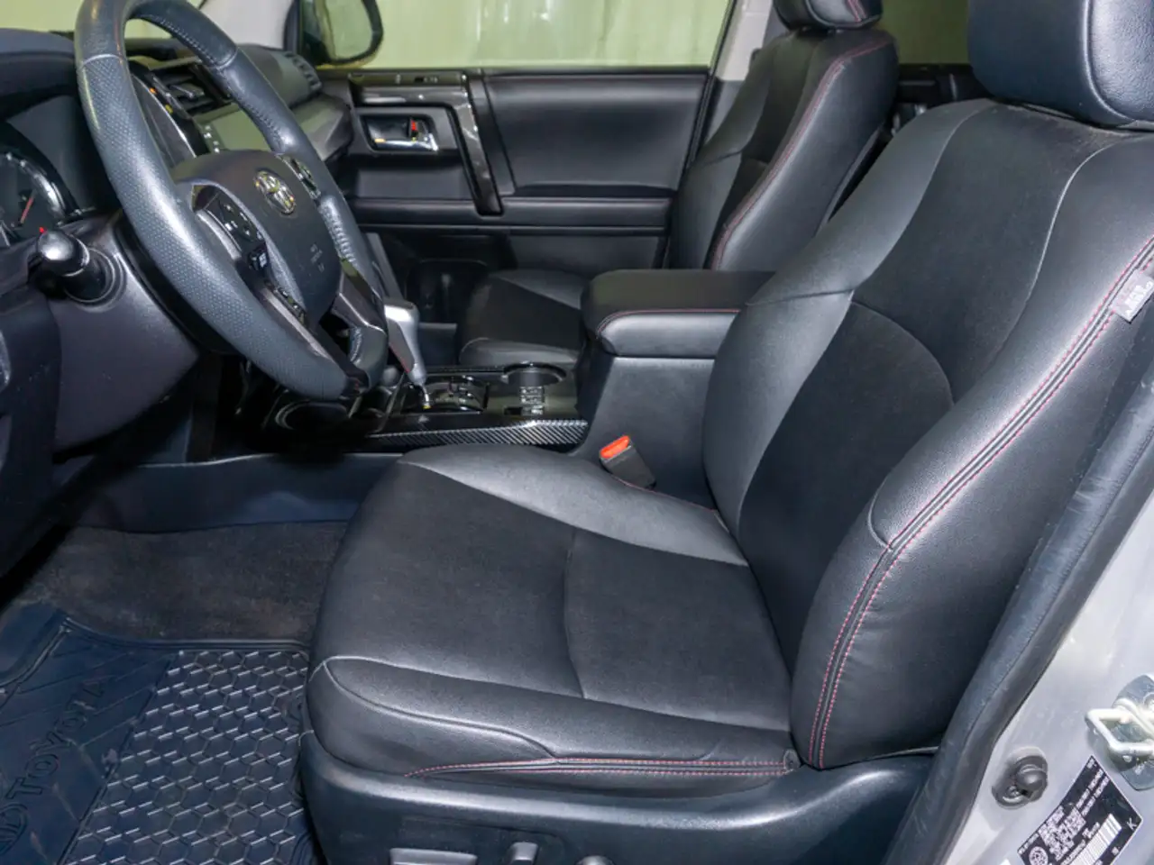 Toyota 4-Runner снимка Toyota 4-Runner