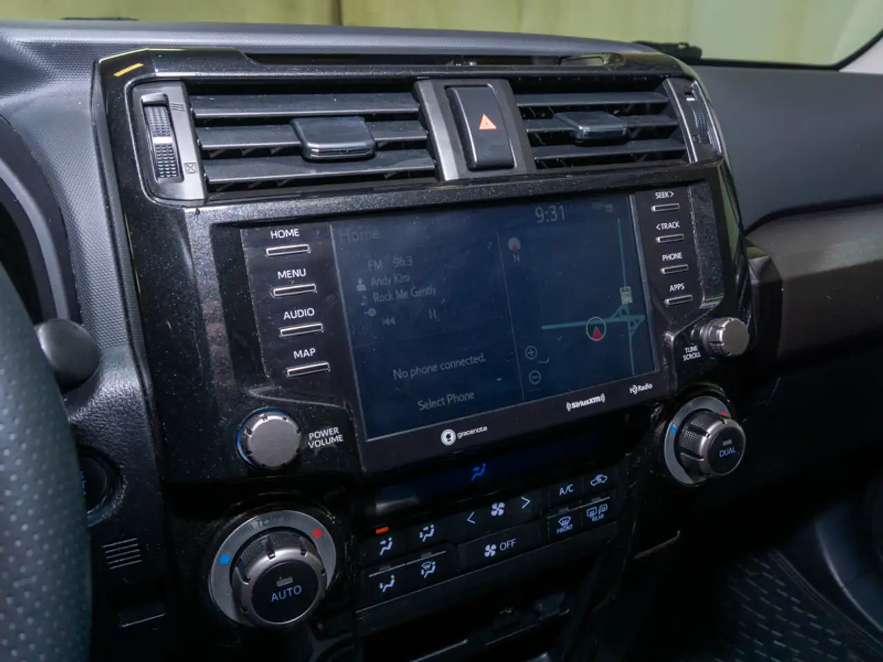 Toyota 4-Runner снимка Toyota 4-Runner