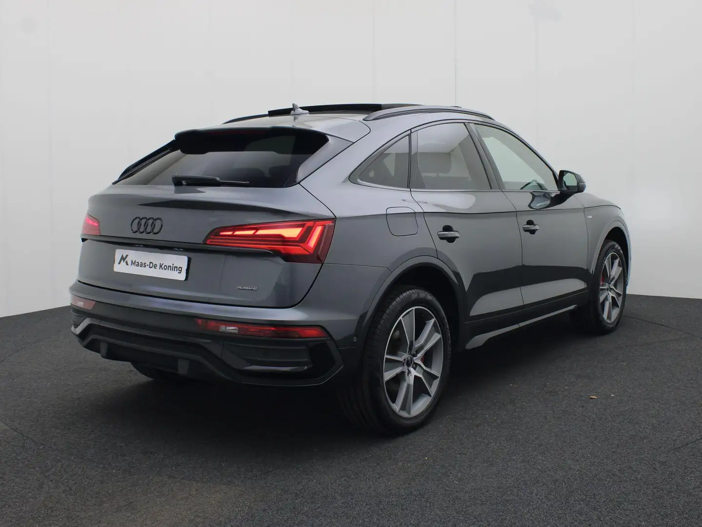 Audi Q5 Sportback 55 TFSIe 270Kw/367PK S Line · Panoramada Grijs - 2