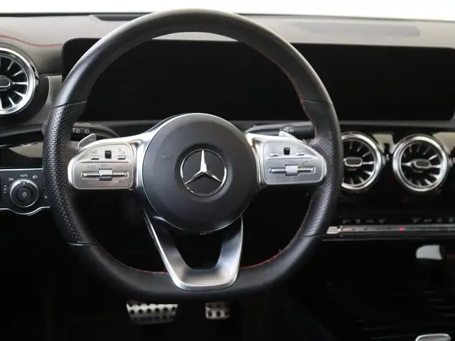 Mercedes-Benz Cla view 10