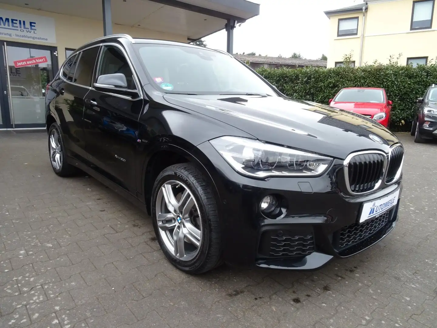 BMW X1 xDRIVE 2.0i M SPORT PANO LED NAVI AHK KAMERA Noir - 2