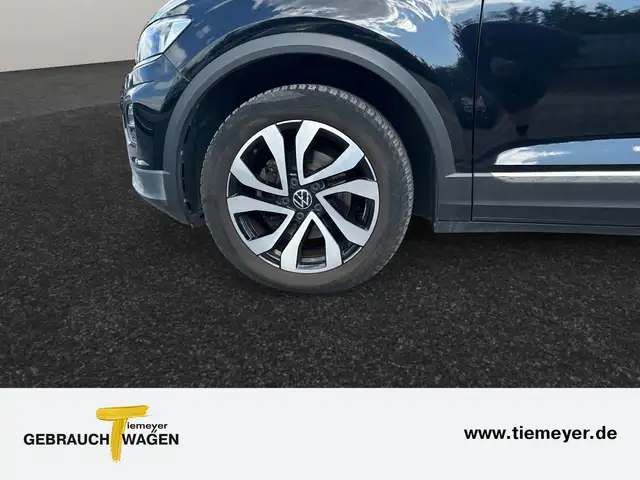 Volkswagen T-Roc view 9