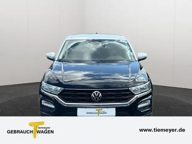 Volkswagen T-Roc view 2