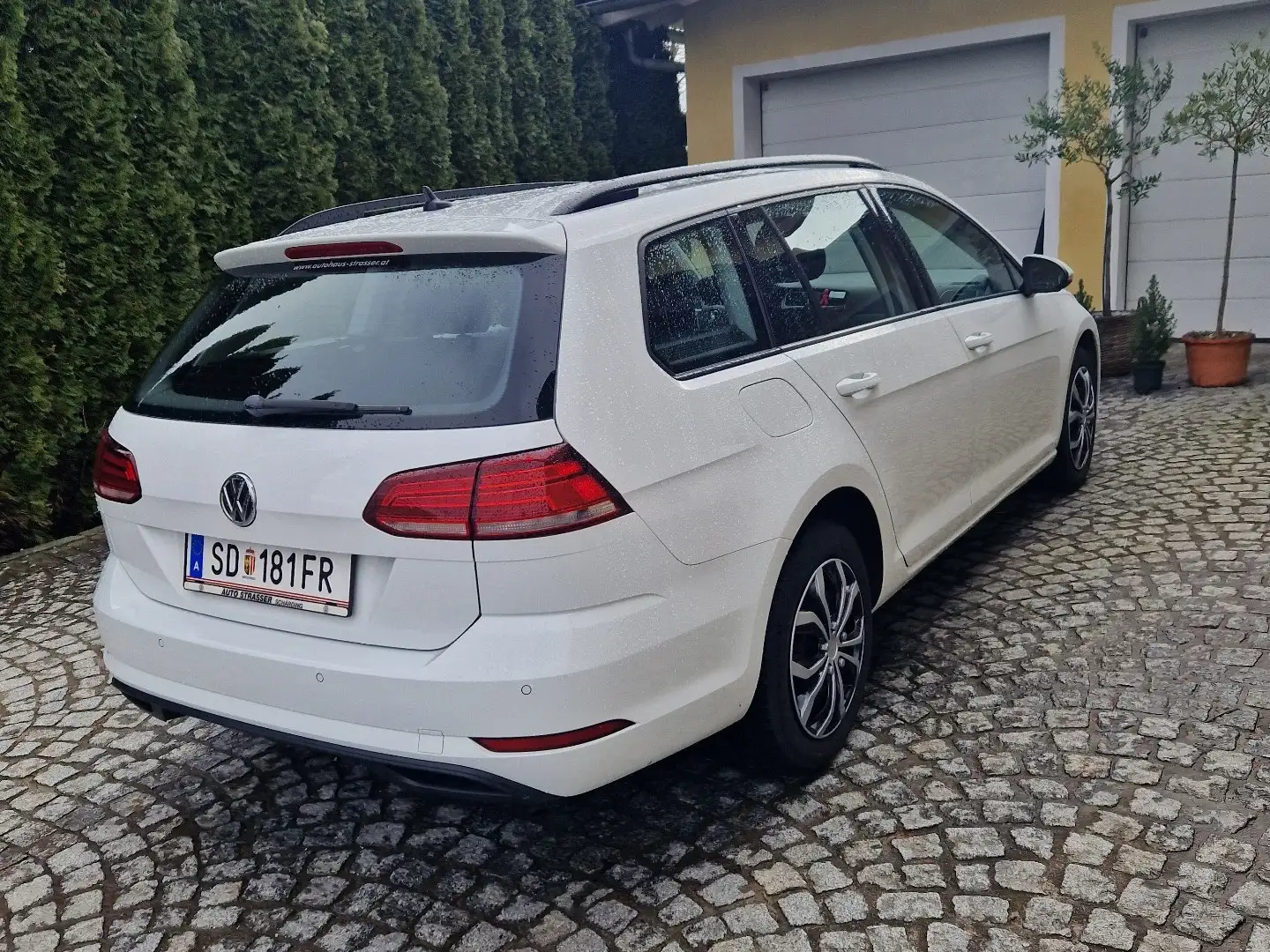 Volkswagen Golf Variant Trendline 1,0 TSI Weiß - 2