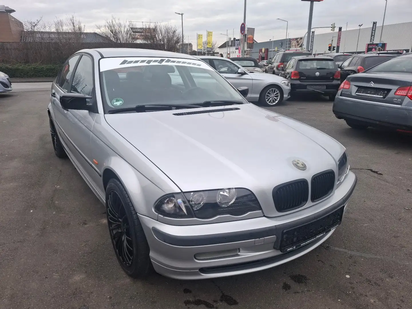 BMW 318 i Silber - 1