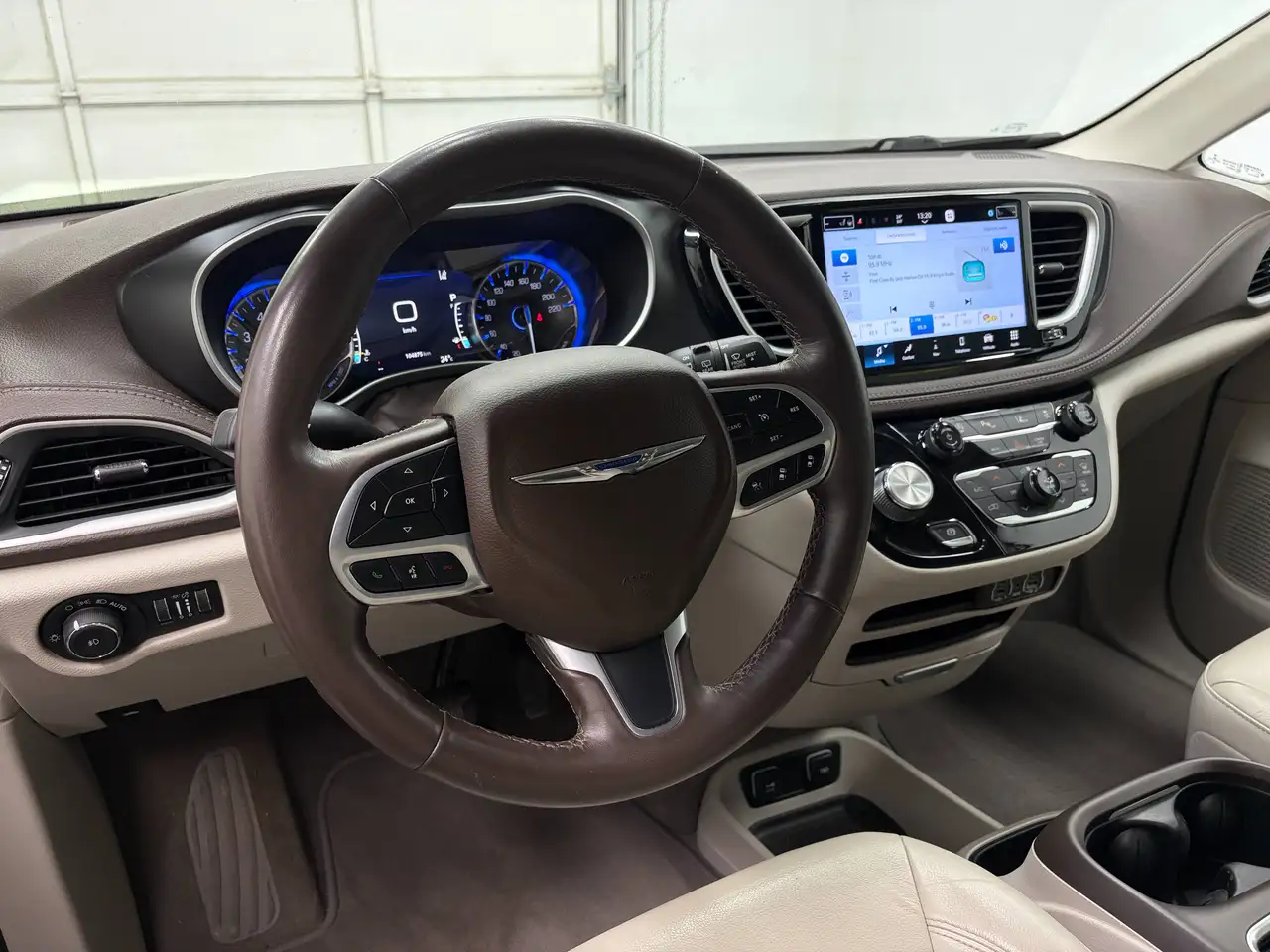 Chrysler Pacifica снимка Chrysler Pacifica
