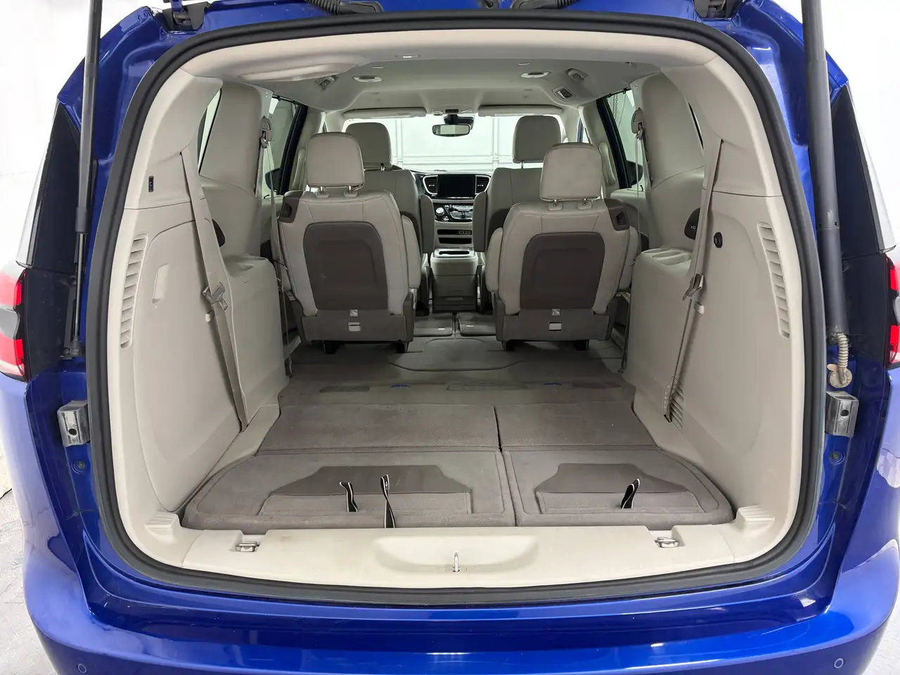 Chrysler Pacifica снимка Chrysler Pacifica
