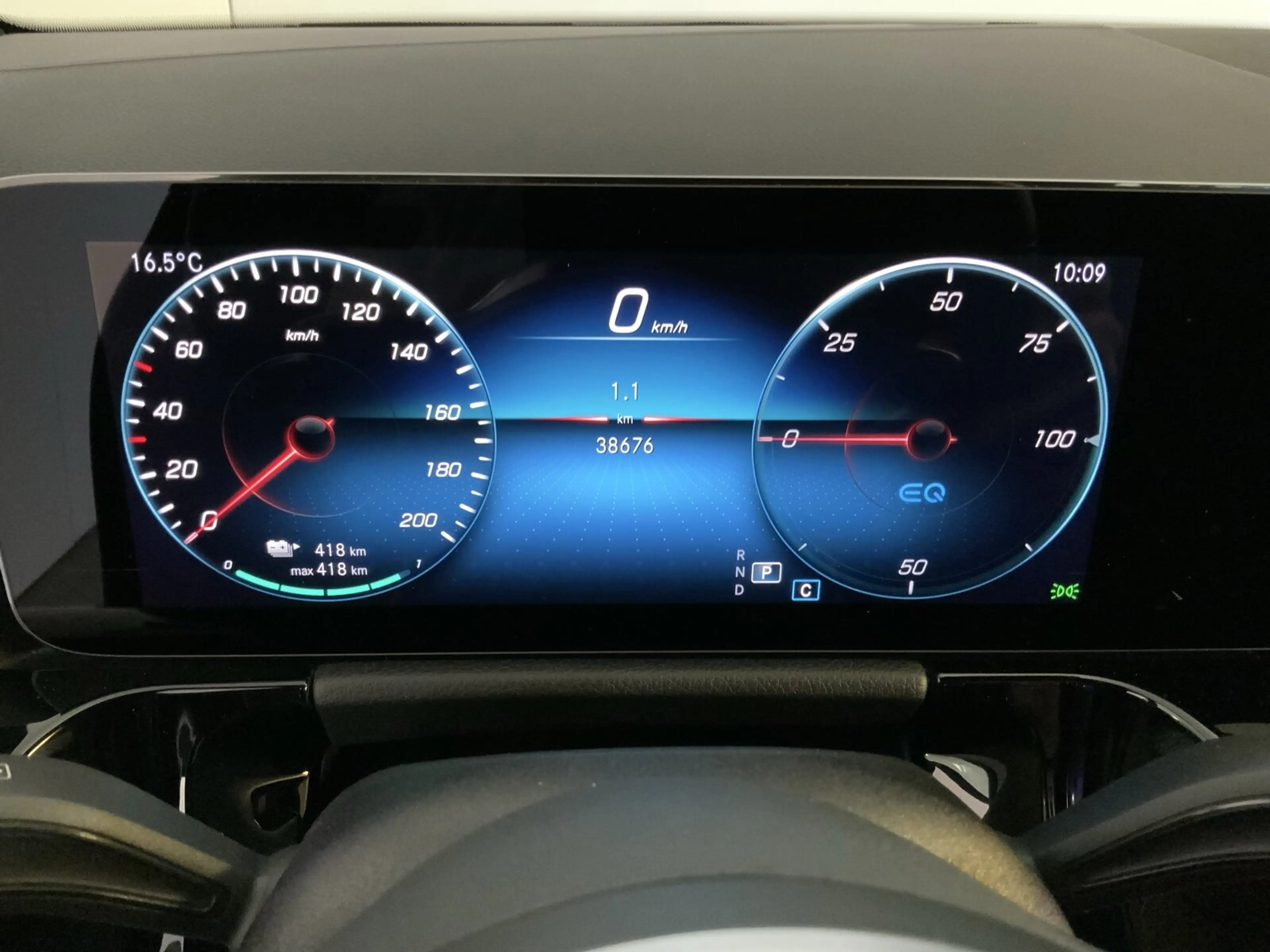 Mercedes-Benz EQA 300 EQA 300 4MATIC  AMG Line Navi/Keyless-Go/Styling — photo 11