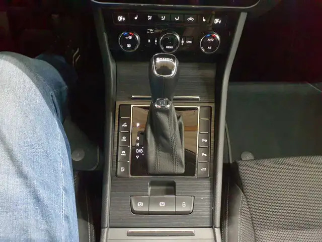 Skoda Superb view 10
