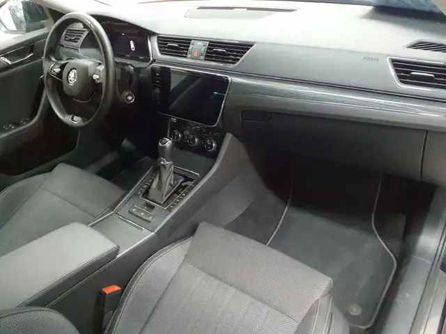 Skoda Superb view 9