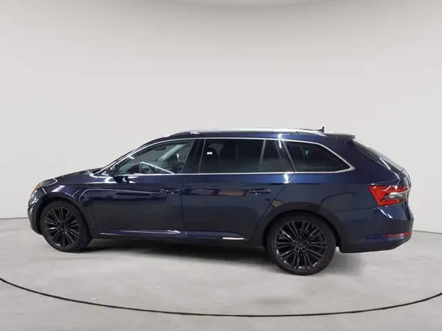 Skoda Superb view 6