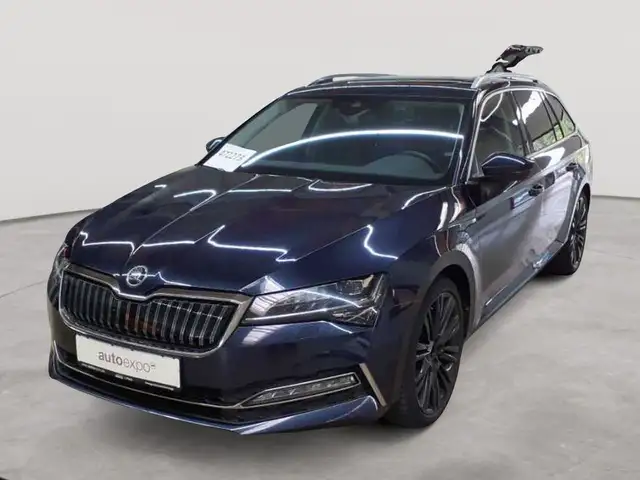 Skoda Superb view 2