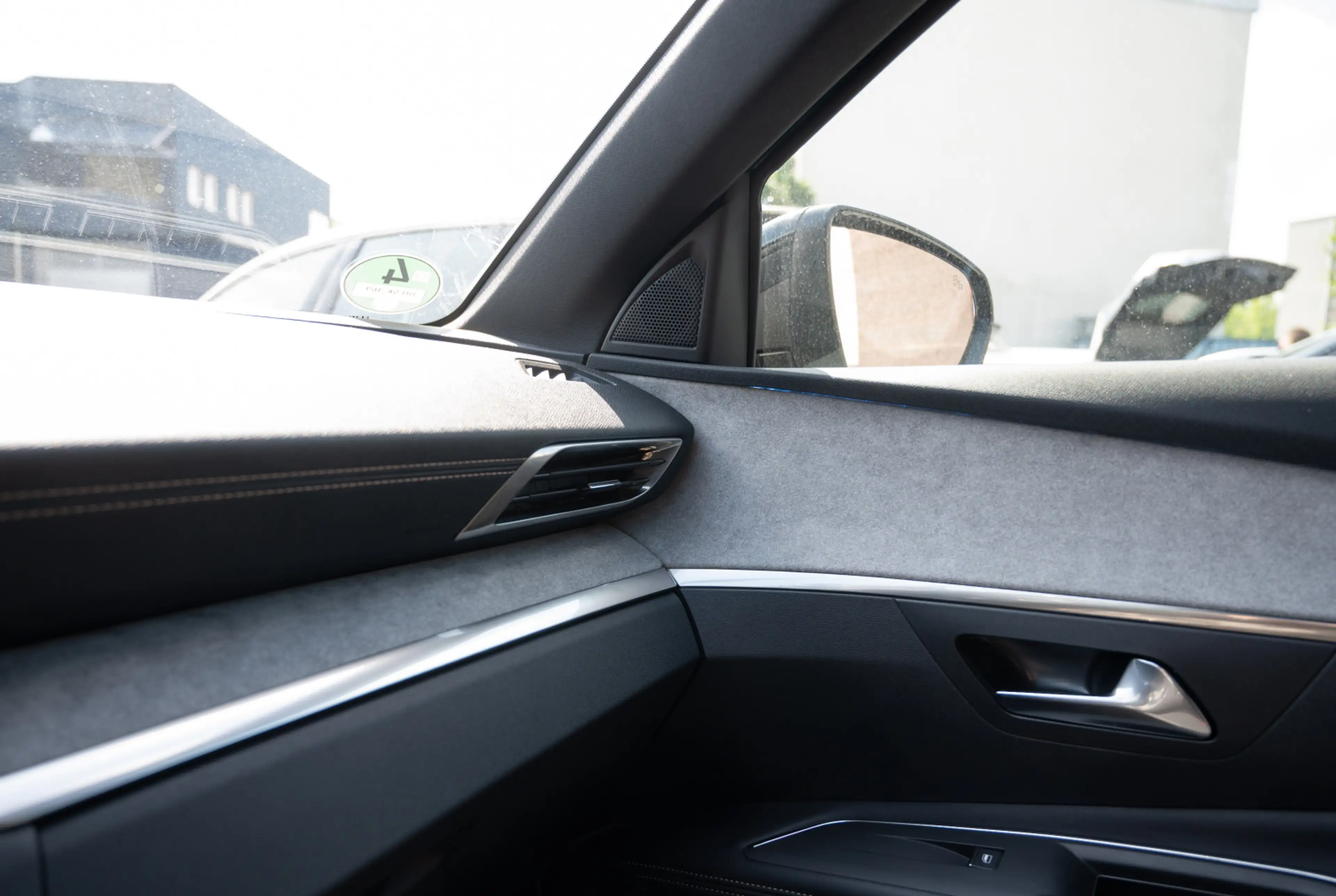Peugeot 3008 GT 1.2 PureTech 130 EAT8 *SHZ*MIRRORSCREEN* 180° KAMERA* — photo 11