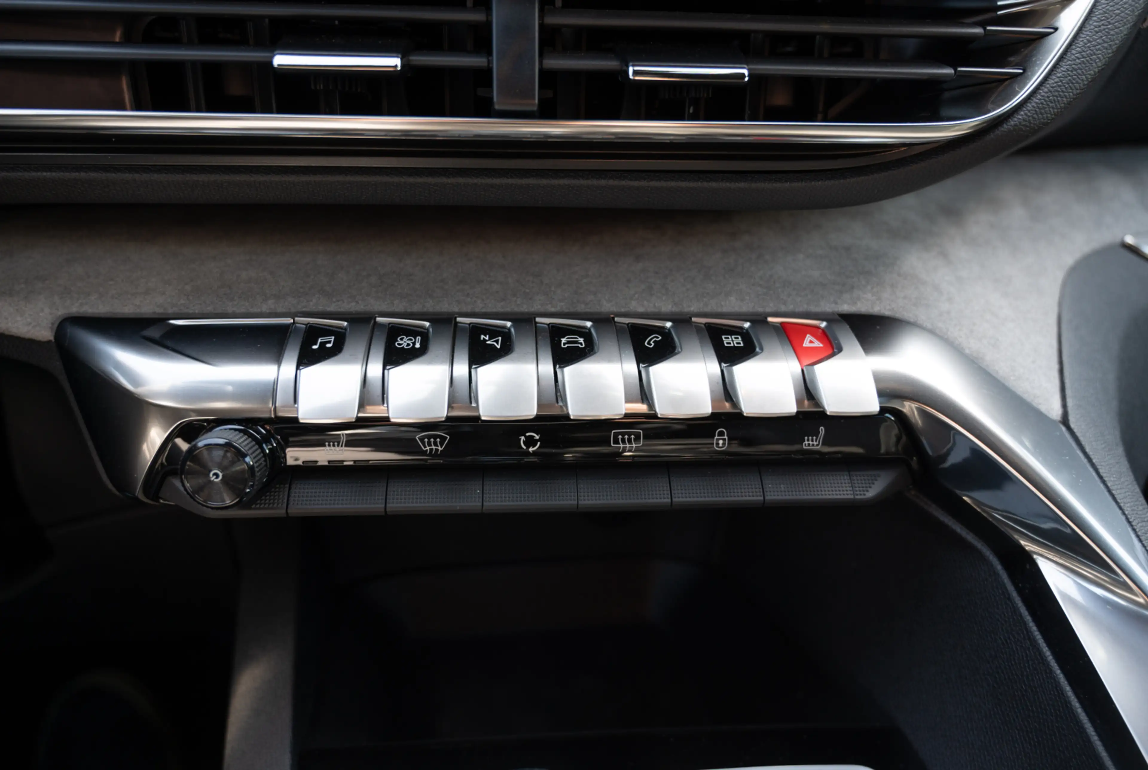 Peugeot 3008 GT 1.2 PureTech 130 EAT8 *SHZ*MIRRORSCREEN* 180° KAMERA* — photo 9