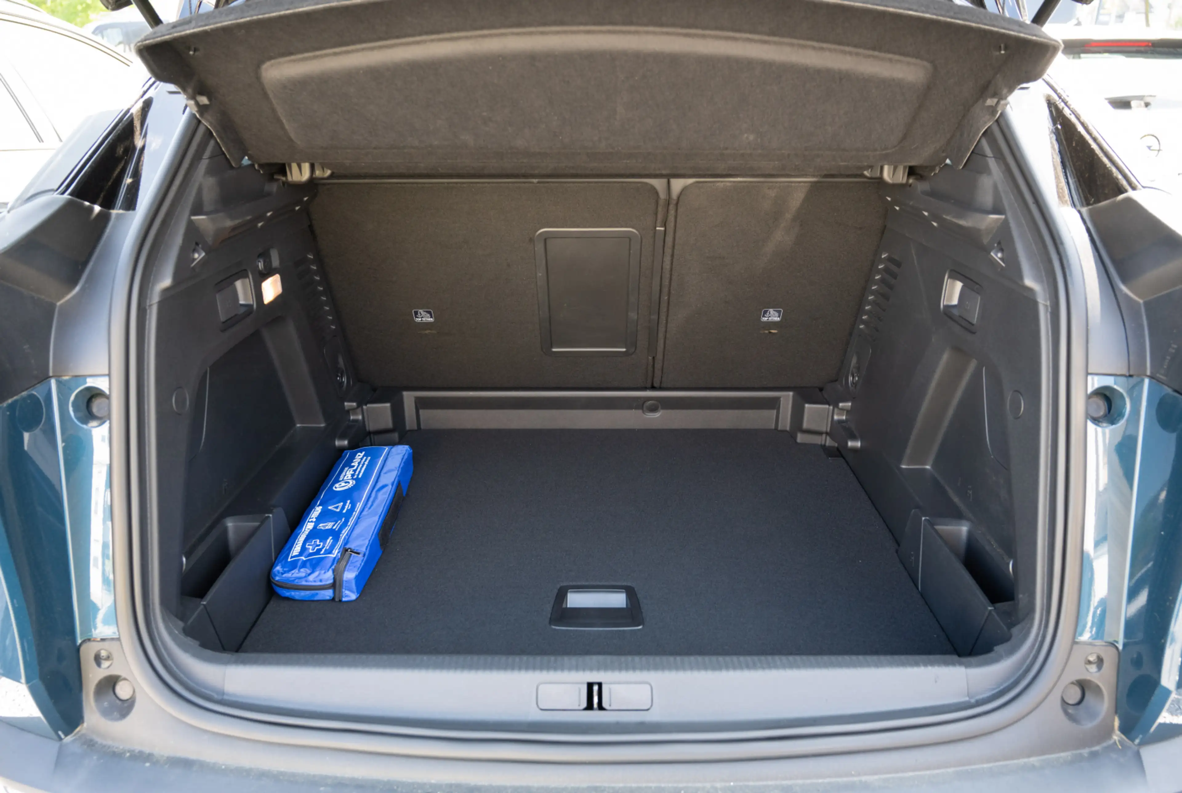 Peugeot 3008 GT 1.2 PureTech 130 EAT8 *SHZ*MIRRORSCREEN* 180° KAMERA* — photo 15