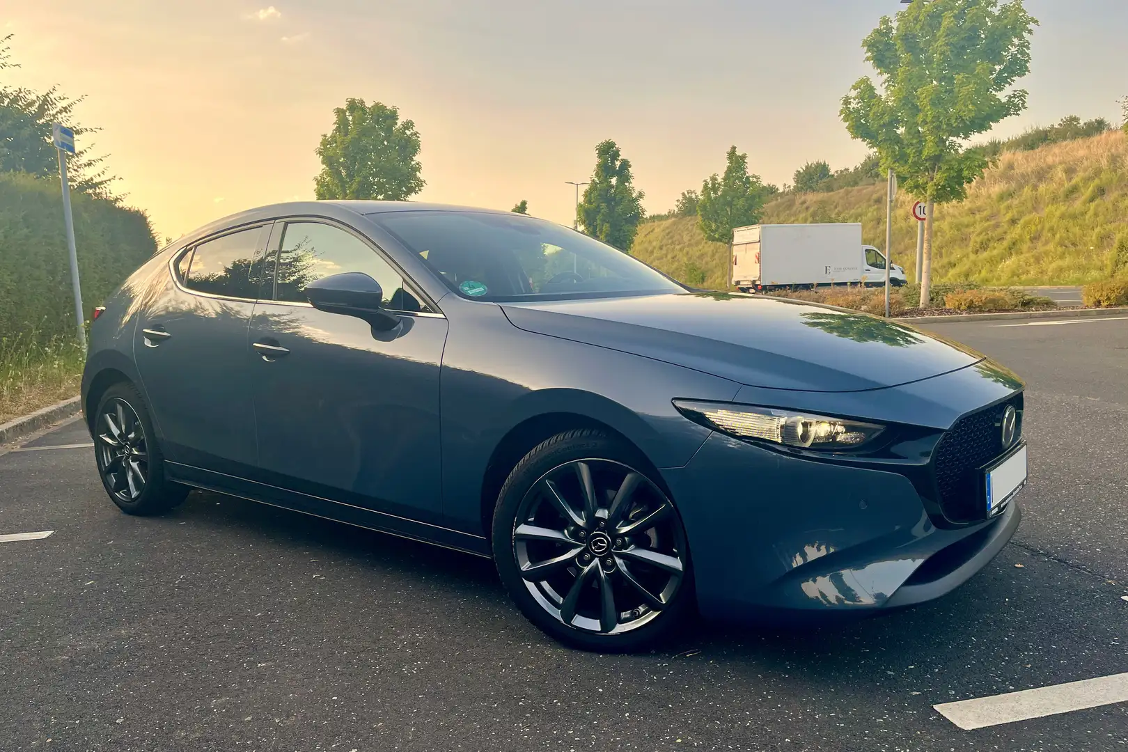 Mazda 3 3 e-SKYACTIV-X 2.0 SELECTION, GARANTIE bis 6/2028 Grau - 1