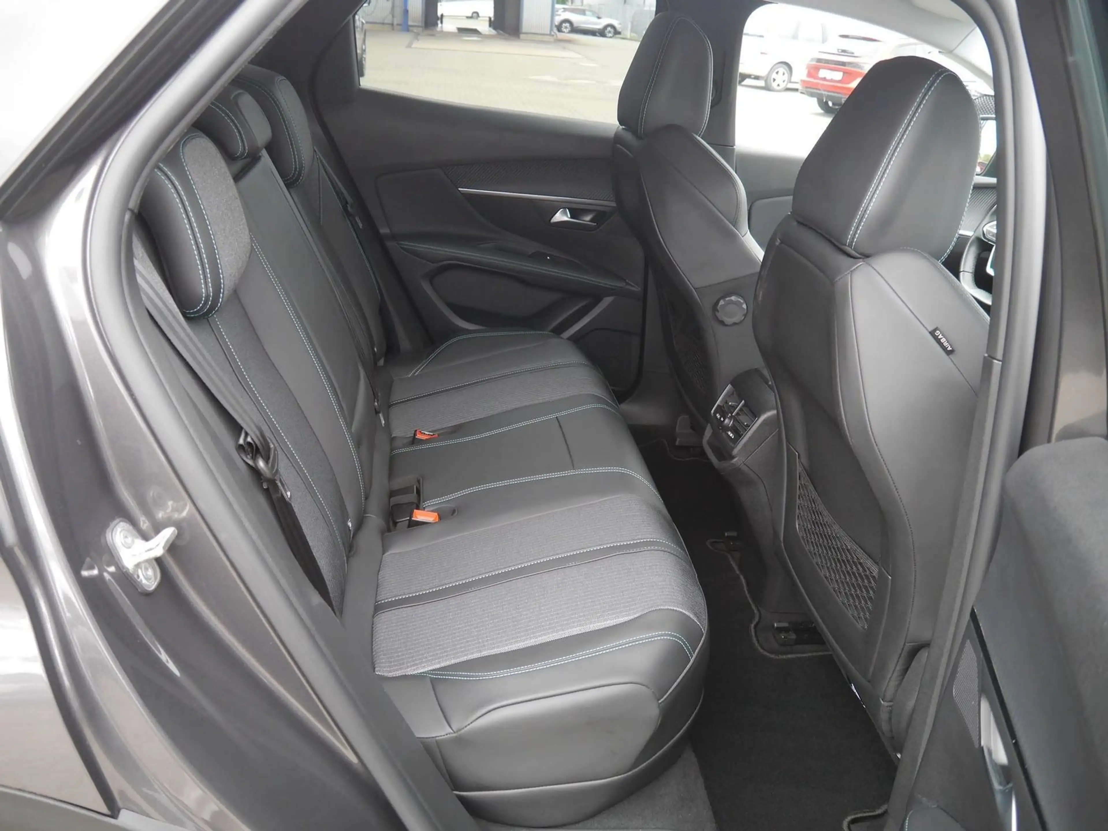 Peugeot 3008 Hybrid 225 LED/Navi/SHZ/Kamera — photo 10