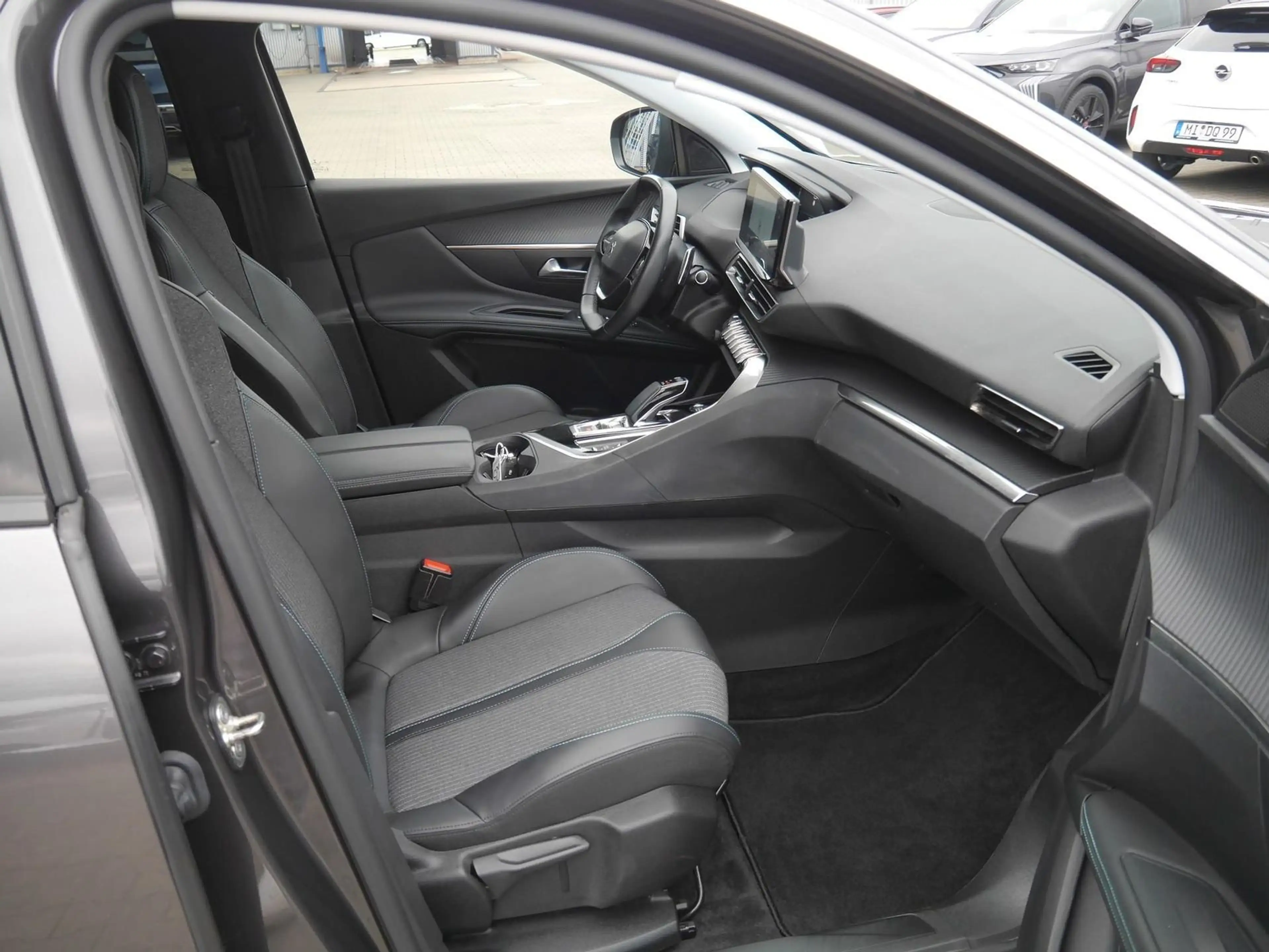 Peugeot 3008 Hybrid 225 LED/Navi/SHZ/Kamera — photo 13
