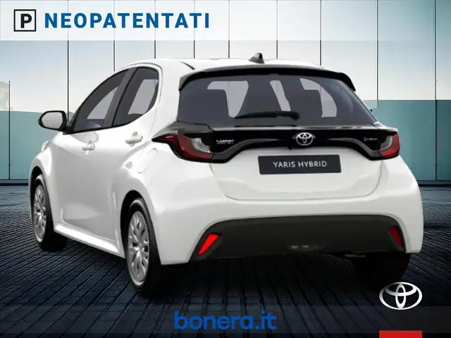 Toyota Yaris view 4