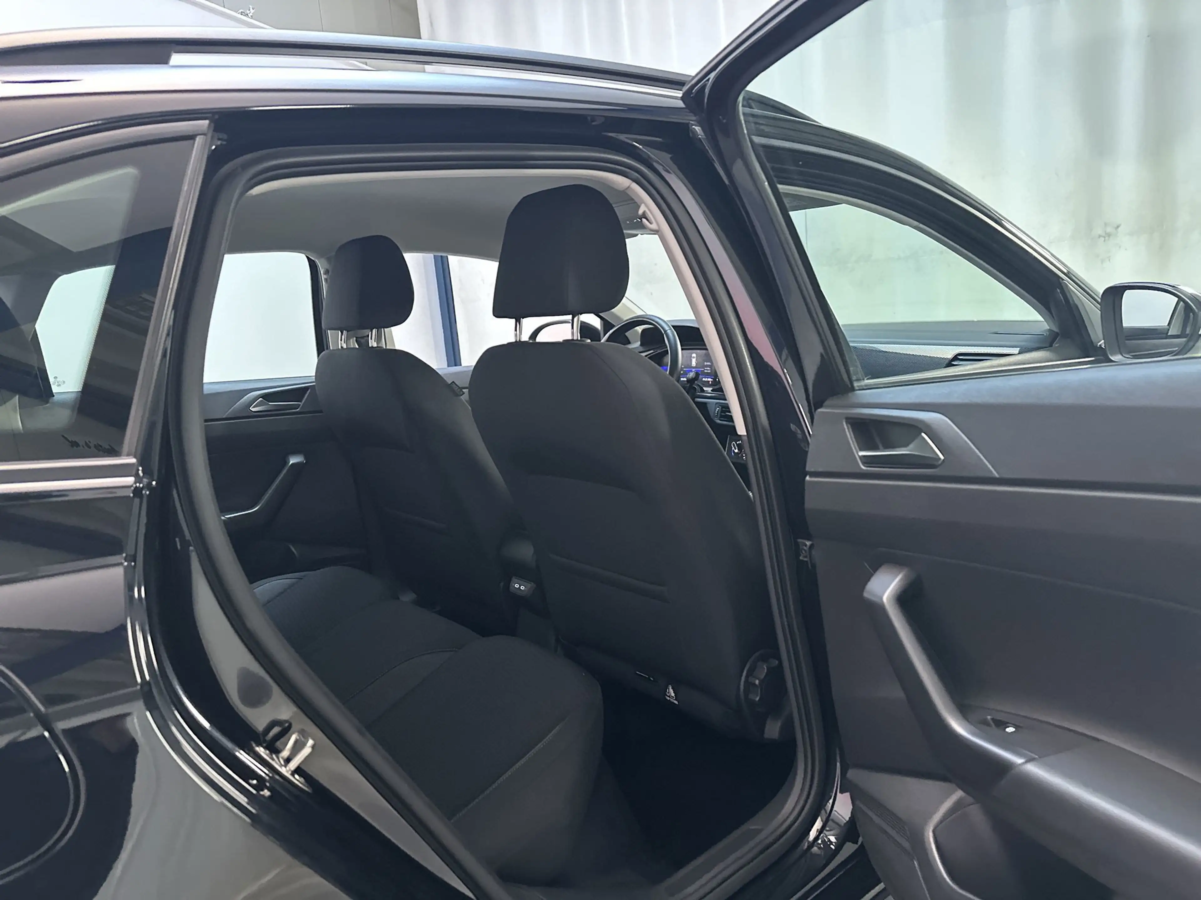 Volkswagen Taigo 1.0 TSI Life Camera Stoelverwarming Navigatie App- — photo 17