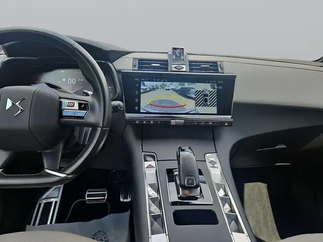 DS Automobiles DS 7 view 14