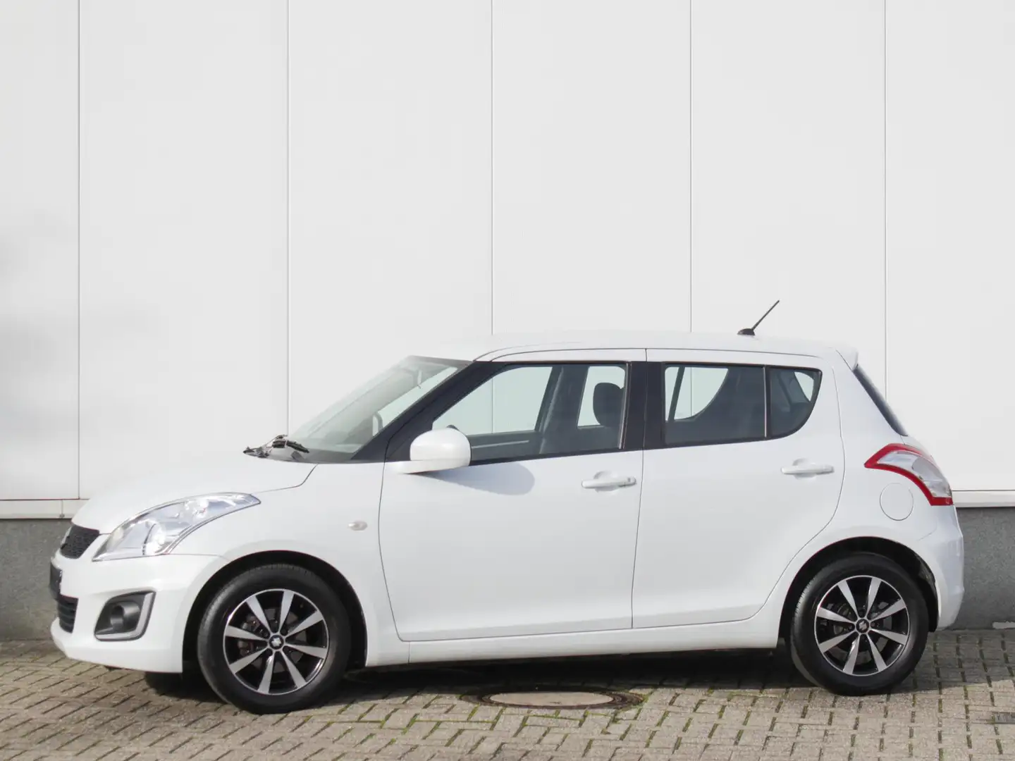 Suzuki Swift 1.2 Comfort Automaat | Airco | Lm-Velgen Wit - 2