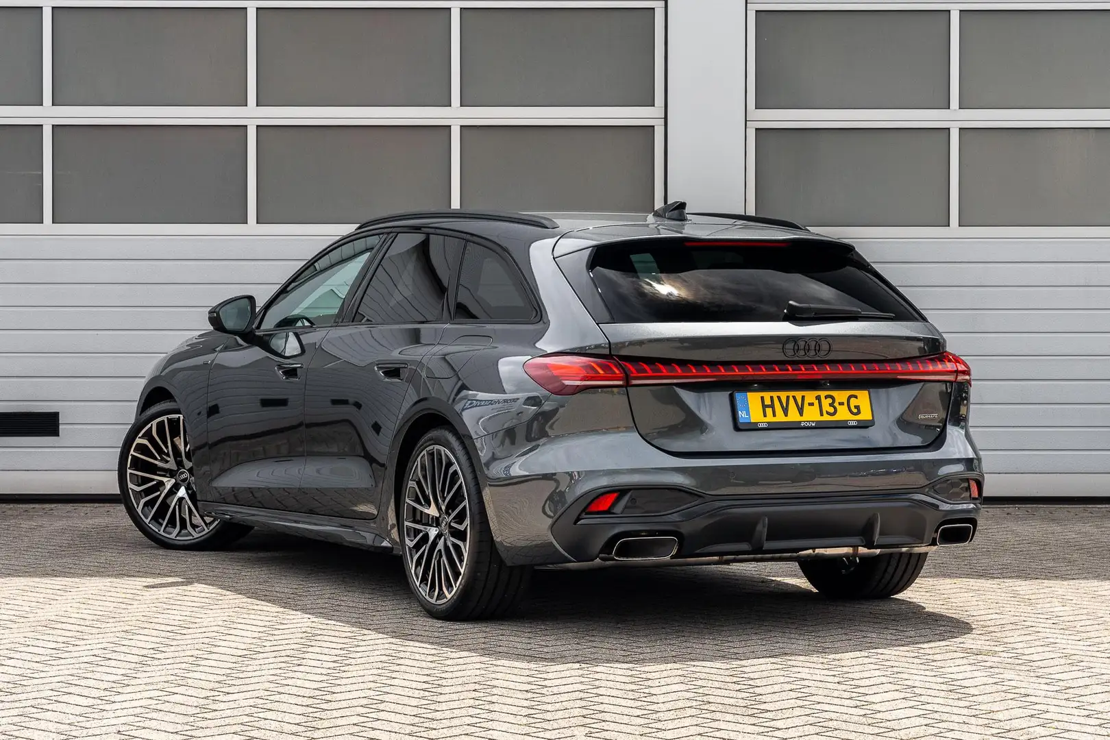 Audi A5 Avant 2.0 e-hybrid 299pk Quattro S-Line Edition | Grijs - 2