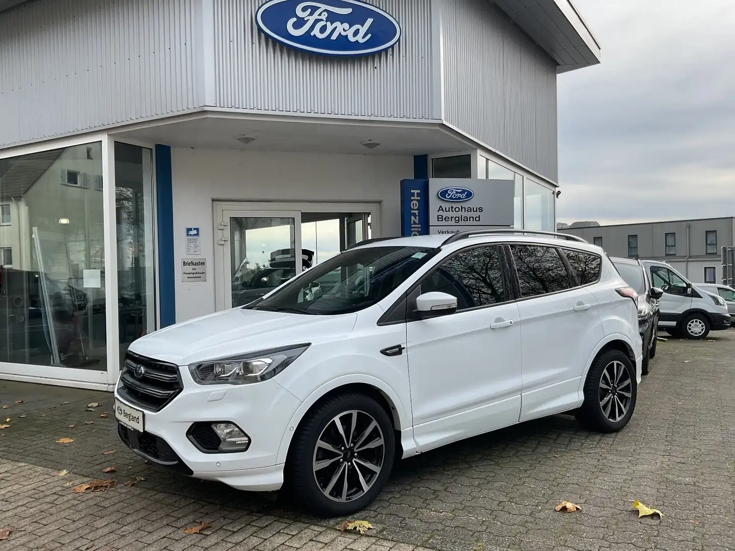 Ford Kuga ST-Line *GJR*SHZ*RFK*PDC*Xenon*NAVI*Ke*CD* Bianco - 1