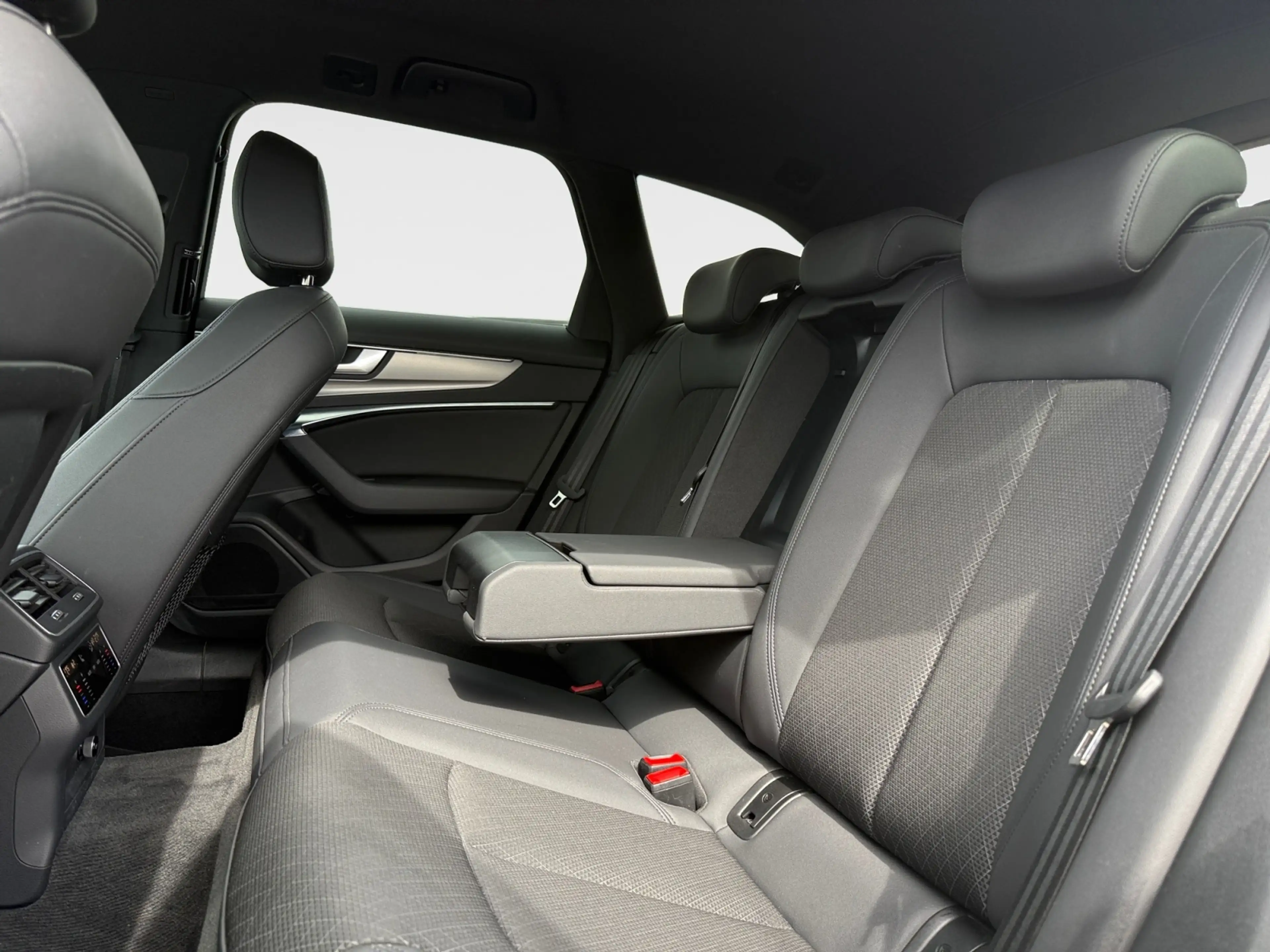 Audi A6 allroad 3.0 TDI quattro AHK RFK ACC LED Navi — photo 9