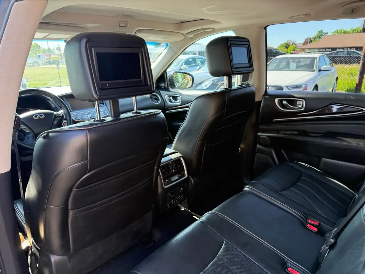 Infiniti QX60 снимка Infiniti QX60