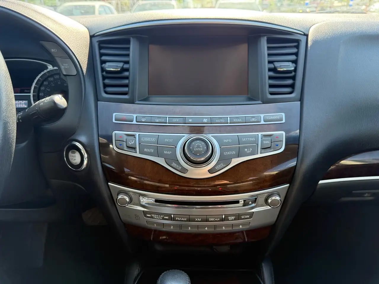 Infiniti QX60 снимка Infiniti QX60