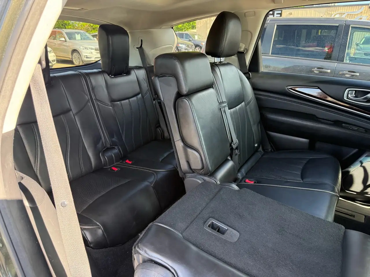 Infiniti QX60 снимка Infiniti QX60