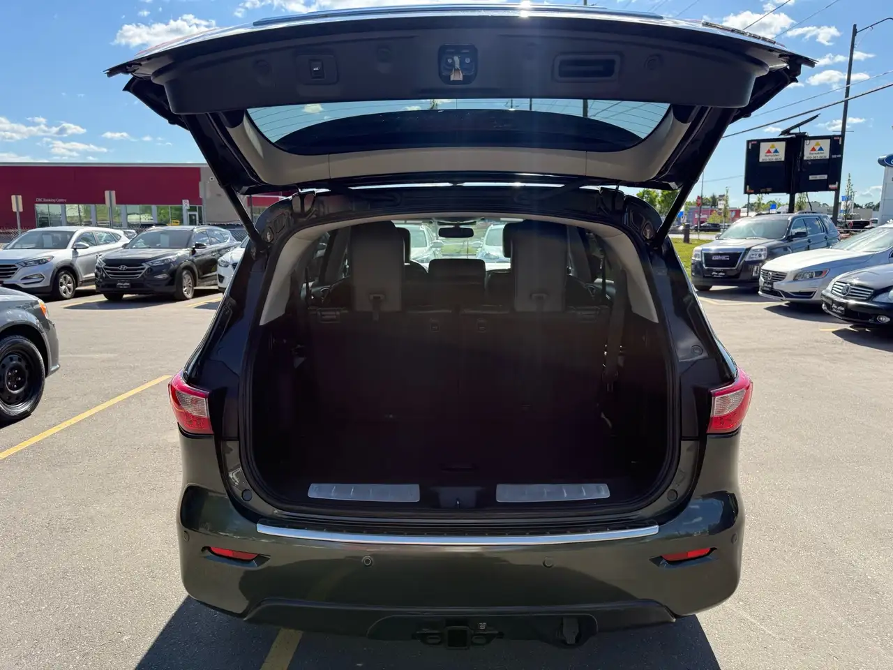 Infiniti QX60 снимка Infiniti QX60