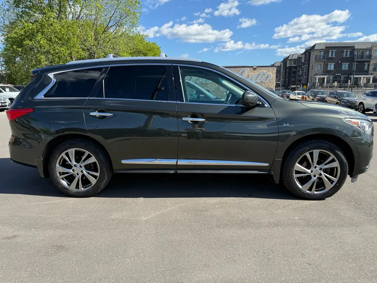 Infiniti QX60 снимка Infiniti QX60