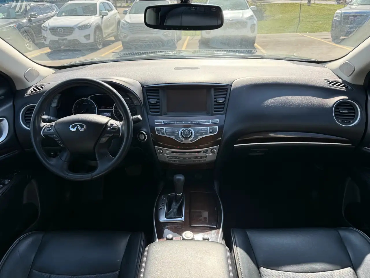 Infiniti QX60 снимка Infiniti QX60