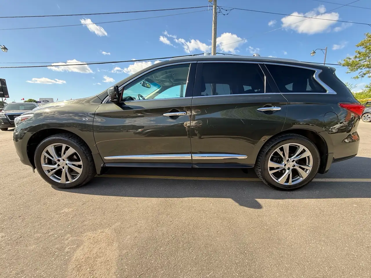 Infiniti QX60 снимка Infiniti QX60