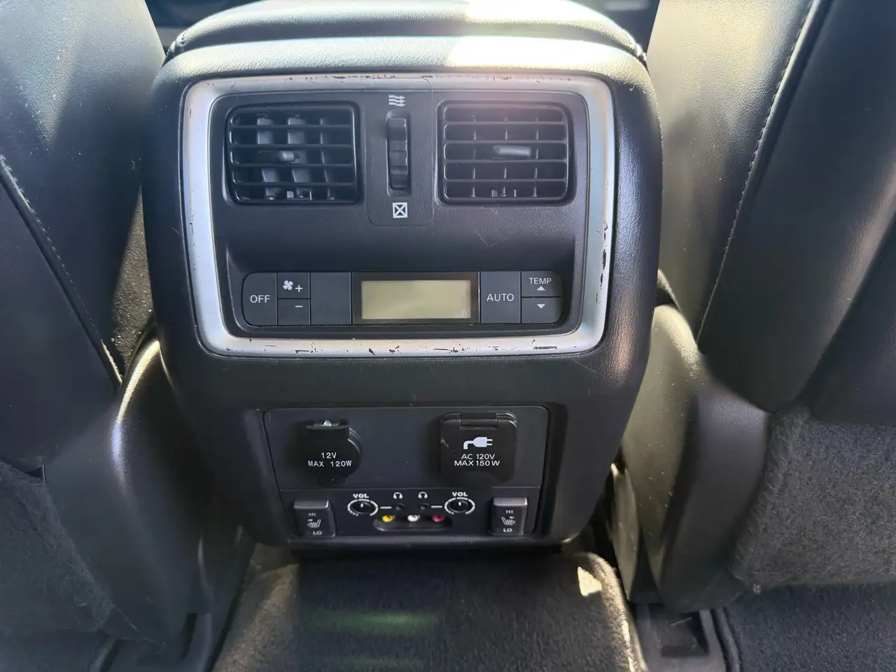 Infiniti QX60 снимка Infiniti QX60
