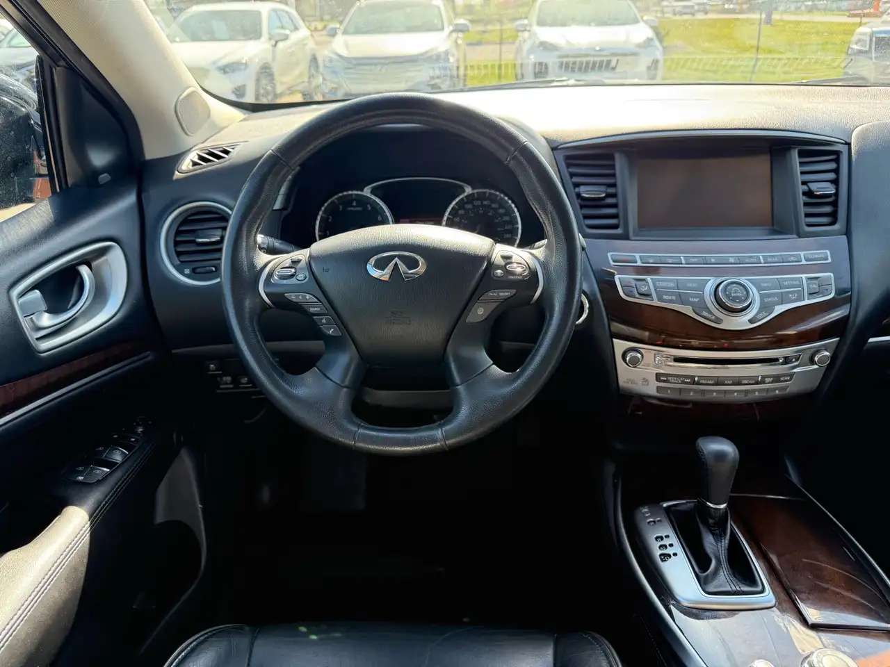 Infiniti QX60 снимка Infiniti QX60