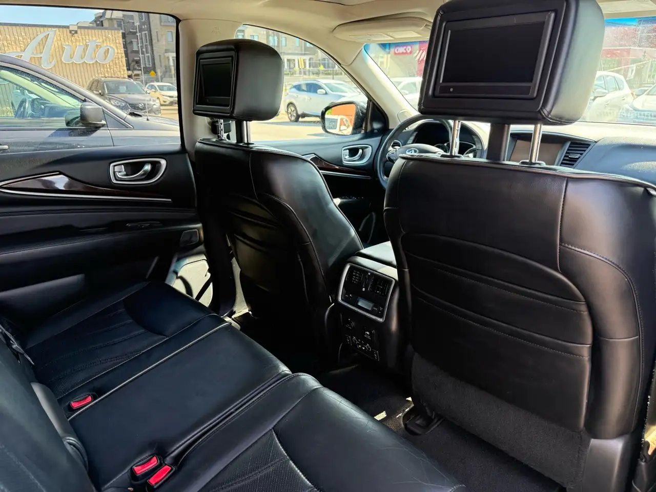Infiniti QX60 снимка Infiniti QX60