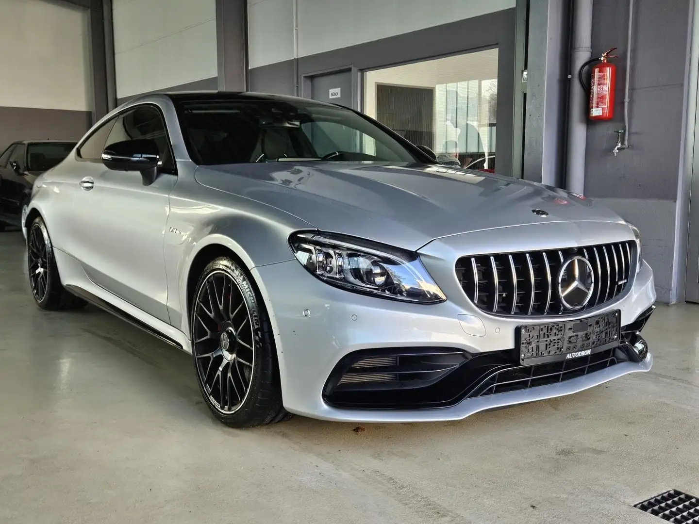 Mercedes-Benz C 63 AMG C 63 S AMG Performance Sitze/Auspuff+Pano+Night Silber - 1